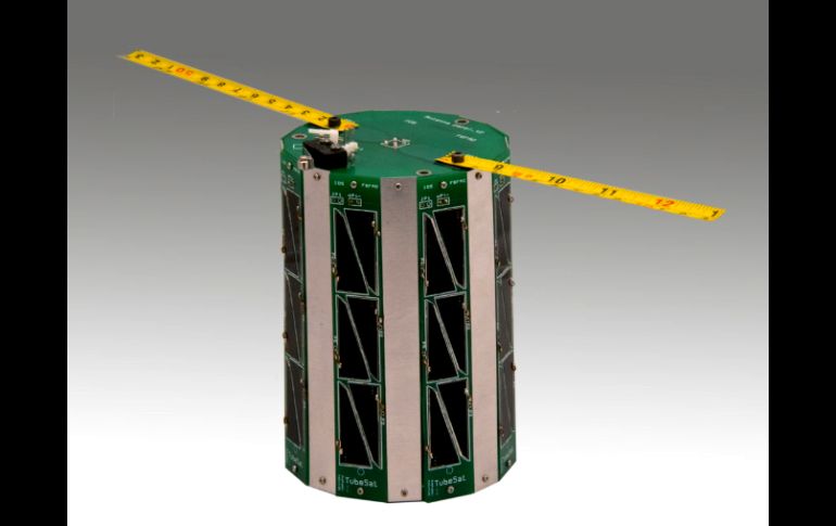 El nanosatélite transmitirá melodías durante tres meses desde una órbita polar a 300 kilómetros de altitud. EFE /