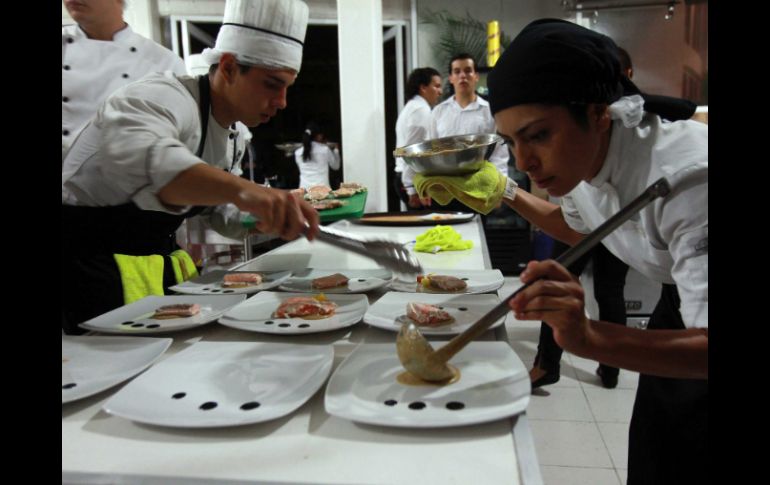 Para la semifinal Occidente, Cocinero del Año cuenta con la participación de seis representantes jaliscienses. ARCHIVO /