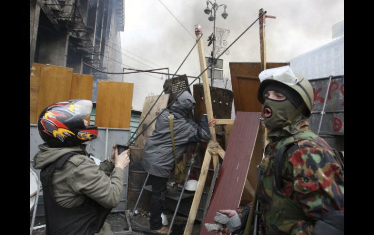 Las violentas manifestaciones en la capital ucraniana han dejado un total de 26 muertos. EFE /
