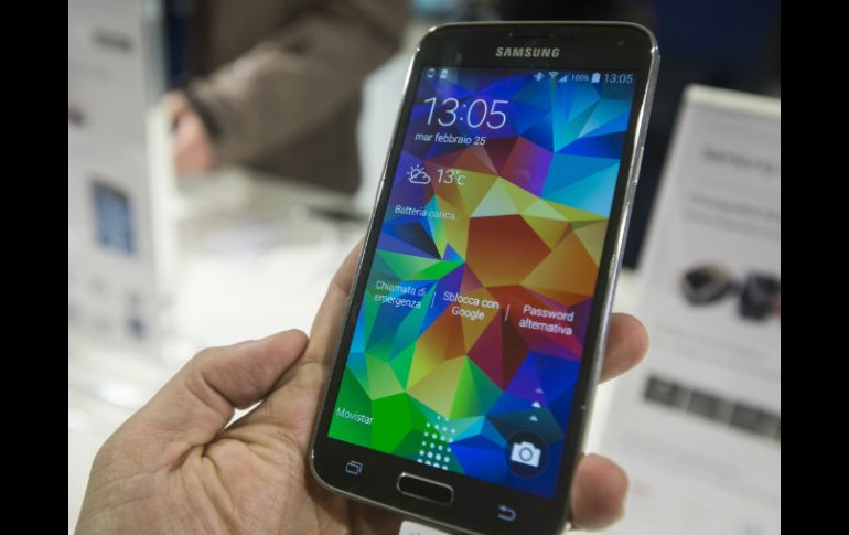 Las compañías Sony, LG y Samsung presentaron la más alta tecnología en teléfonos móviles. NTX /