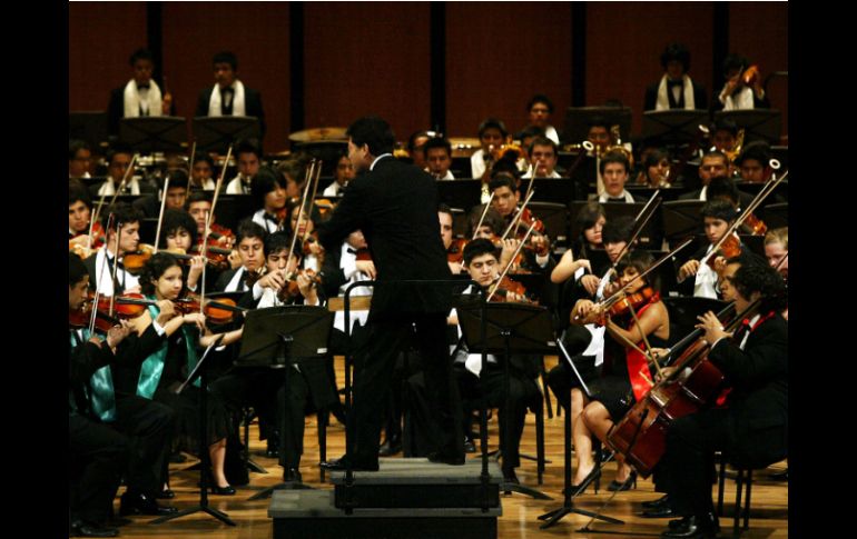 La orquesta inicia la jornada con la 'Sinfonía No. 40', de Mozart. ARCHIVO /