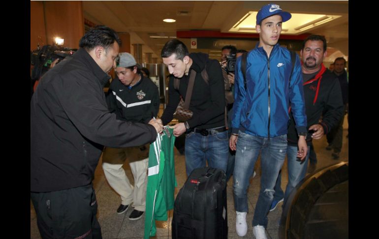 Los jugadores del Porto de Portugal, Diego Reyes y Héctor Herrera, llegaron procedentes de Nueva York. NTX /