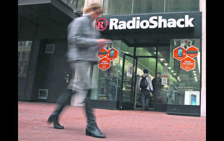 Nuevos tiempos. Las ventas por internet socavaron la base de clientes de Radio Shack. AFP /
