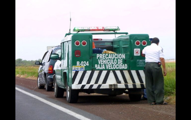 En el número telefónico gratuito 078, personal de los Ángeles Verdes recibe reportes de auxilio vial las 24 horas del día. ARCHIVO /