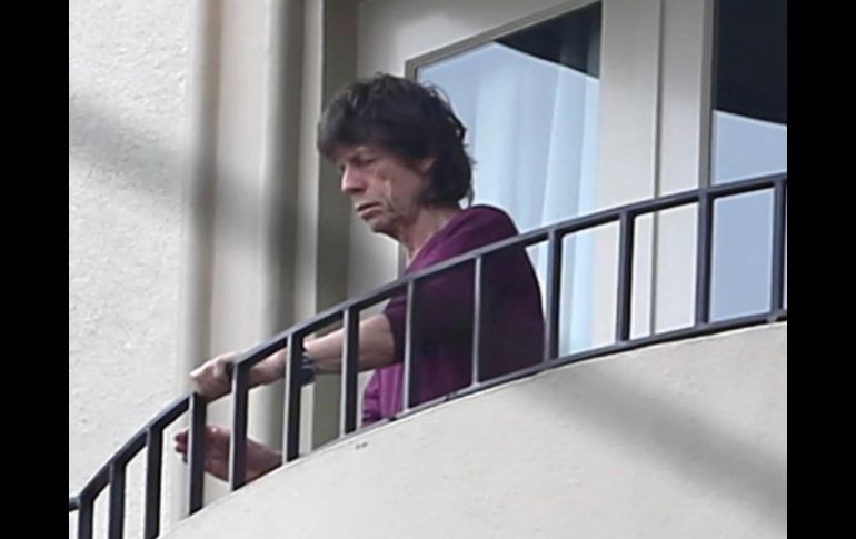 La imagen muestra a un Jagger pensativo y cabizbajo. ESPECIAL /