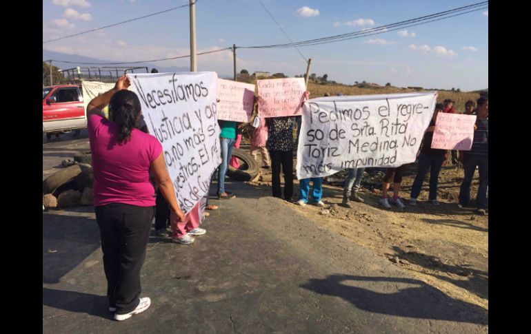 Pobladores de Juchitepec protestaban por el secuestro de una joven. SUN /