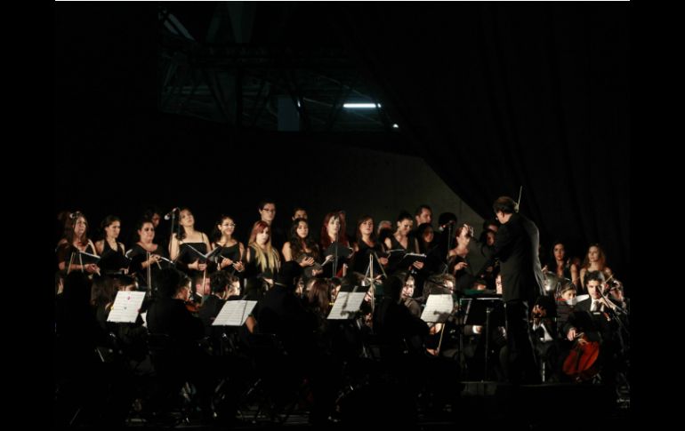 La  Orquesta Sinfónica y el Coro Municipal de Zapopan se presentan dentro del programa Son de Cine  del FICG.  /