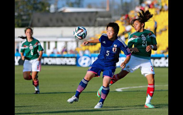 Acción de juego entre seleccionadas de México y Japón. ESPECIAL /