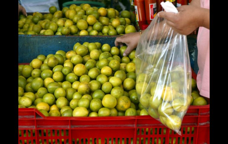 Informan que no será necesaria la importación de limón, ya que se está produciendo en distintos estados. ARCHIVO /