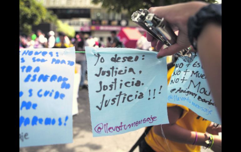 Estudiantes opositores se manifestaron a favor del diálogo y exigieron justicia por las 34 muertes a causa de las protestas violentas. EFE /