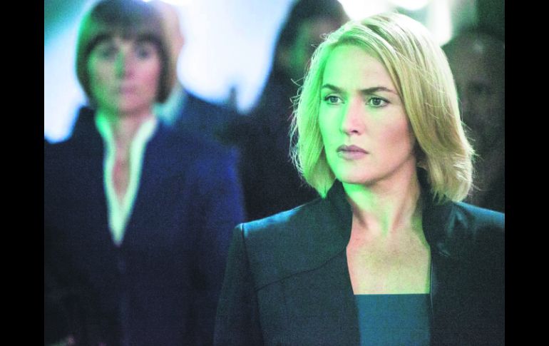 Kate Winslet se aventura en la acción futurista con ''Divergente''. ESPECIAL /