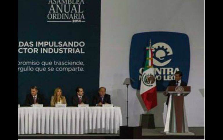 Enrique Peña Nieto ofrece un discurso en  la LXX Asamblea General Anual Ordinaria de la Caintra. TOMADA DE @ildefonsogv  /