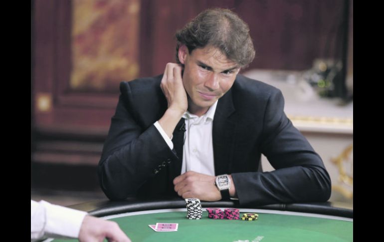 Rafael Nadal, gesticula en el legendario Casino de Montecarlo. El español ganó prácticamente todos los títulos en tierra en 2013. AFP /