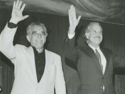 Gabriel García Márquez (izq) y Carlos Fuentes (der), el 12 de octubre de 1994 en el Paraninfo de la UdeG. ARCHIVO /