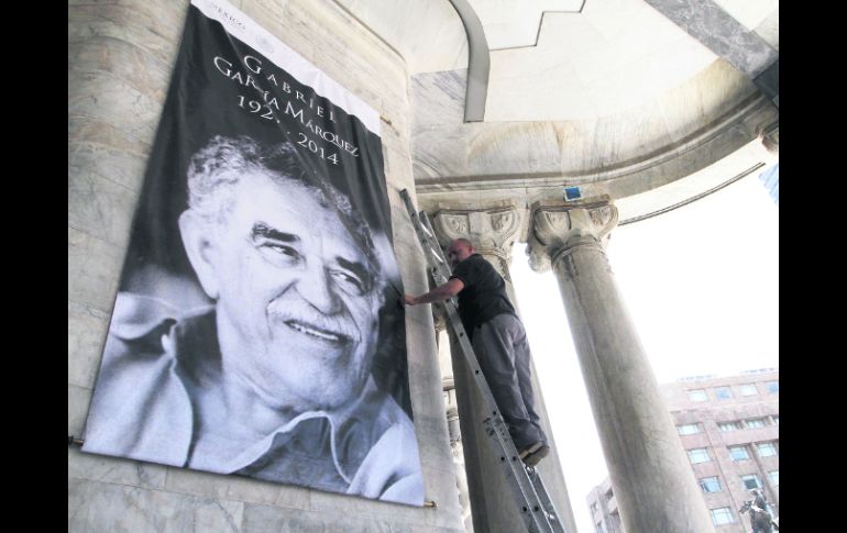 Todo listo. Ayer iniciaron los preparativos para el homenaje a Gabriel García Márquez que se realizará esta tarde en Bellas Artes. NTX /