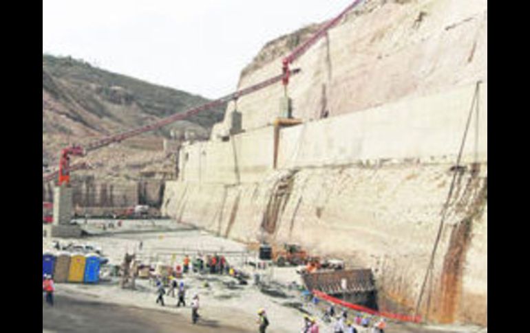 La Presa el Zapotillo, tendrá una altura de 105 metros, lo que implicará la inundación de Temacapulín, Acasico y Palmarejo.  /