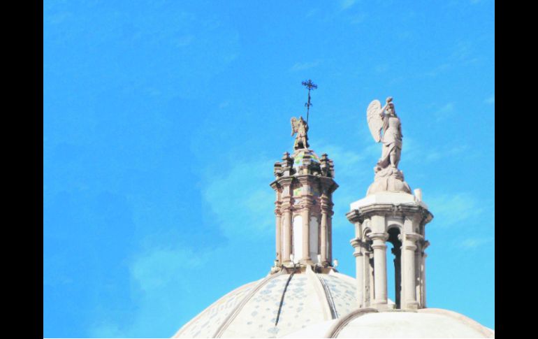 Firmamento. Las cúpulas de la catedral de Durango observan el ir y venir de los habitantes y visitantes de la urbe.  /