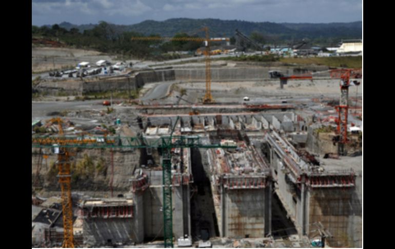 100 mil trabajadores deberán retornar labores el jueves a los proyectos de construcción, incluida la ampliación del Canal de Panamá.  /
