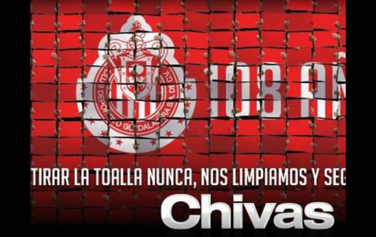 En el cumpleaños del equipo, esta imagen ha sido compartida ya por miles de personas. Twitter: @Chivas. ESPECIAL /