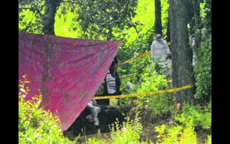 Un análisis argentino determinó que los cuerpos hallados en un rancho de Tlalmanalco corresponden a los jóvenes 'levantados'. ARCHIVO /