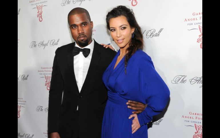 El rapero de 36 años le propuso matrimonio a Kim Kardashian cuando ella cumplió 33 años en octubre de 2013. ARCHIVO /