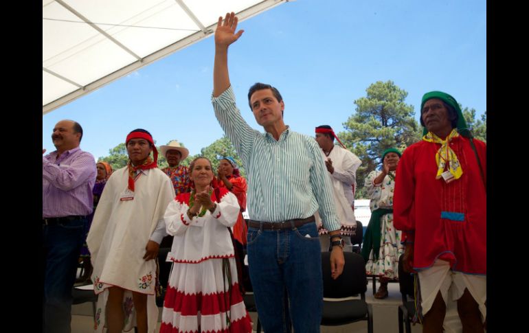 Enrique Peña Nieto visita Guachochi en la Sierra Tarahumara. SUN /