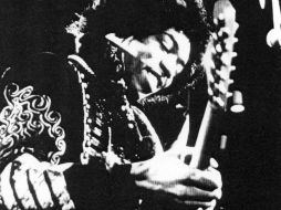 La guitarra Gibson Flying V, comisionada por Jimi Hendrix en 1969 es parte del repertorio musical en la bóveda. ARCHIVO /