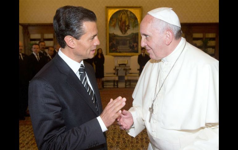 La conversación transcurre en un 'clima de cordialidad', asegura la prensa vaticana. EFE /