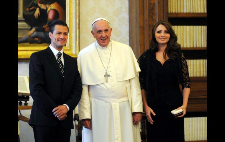 Enrique Peña Nieto se reunió con el papa Francisco, con quien sostuvo un diálogo privado en la biblioteca del Sumo Pontífice. NTX /