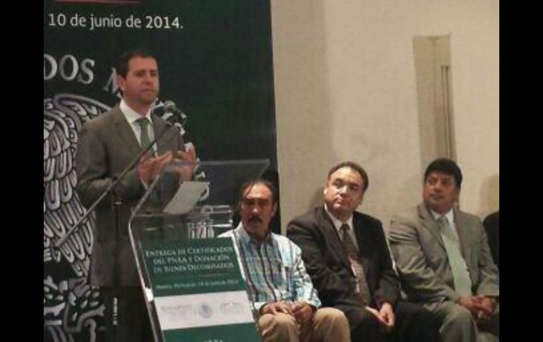 Alfredo Castillo habla en el evento de entrega de certificados del Programa Nacional de Auditoria Ambiental. TOMADA DE @Comisionadomich  /