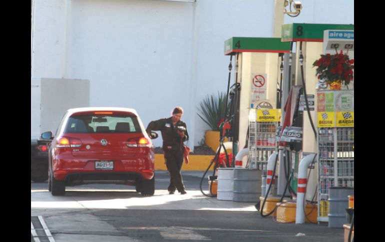 Una de cada dos gasolineras verificadas tienen denuncias por dar litros incompletos, gasolina adulterada o anomalías en el precio. ARCHIVO /