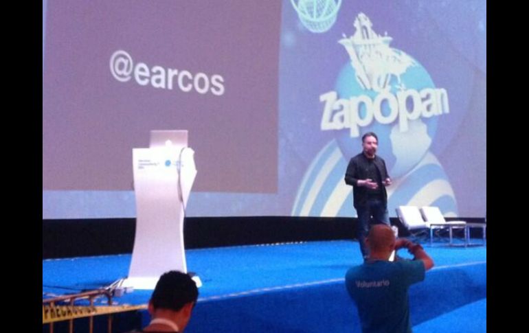 Eduardo Arcos, fundador de Hipertextual, en su conferencia magistral.  /