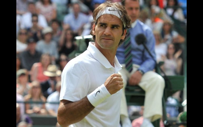 Federer no ha perdido un solo set en lo que va del torneo en la capital de Inglaterra. AFP /