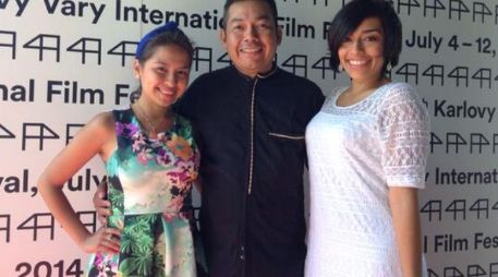 En la imagen, el cineasta mexicano y parte del elenco de la cinta durante la presentación. ESPECIAL /
