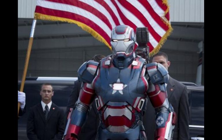El traje inspirado en Iron Man podría pesar más de 180 kilos. ESPECIAL /