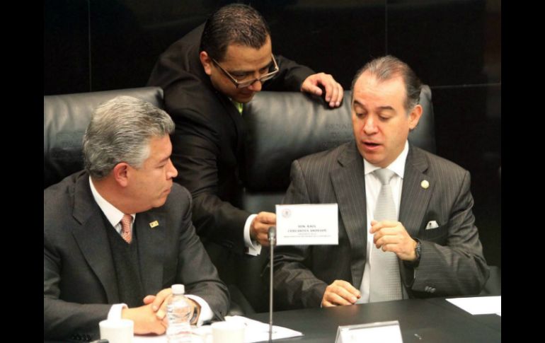 Raúl Cervantes declara la clausura de las sesiones iniciadas el pasado 4 de julio. ARCHIVO /