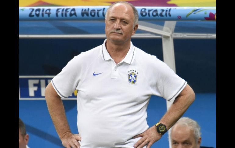Luiz Felipe Scolari, deja el cargo después de la desastroza actuación que tuvo la Selección brasileña en el Mundial. ARCHIVO /