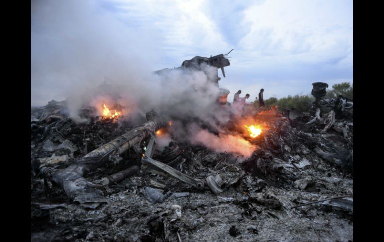 Aspecto de los restos del Boeing 777 de Malaysian Airlines. EFE /