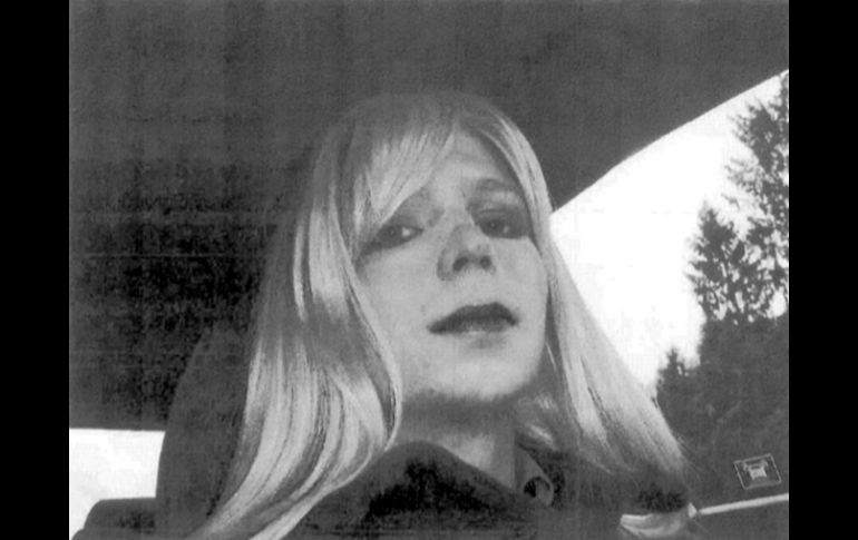 Tras ser condenado a prisión, Manning confesó que era transexual y que cambiaba su nombre a Chelsea. ARCHIVO /