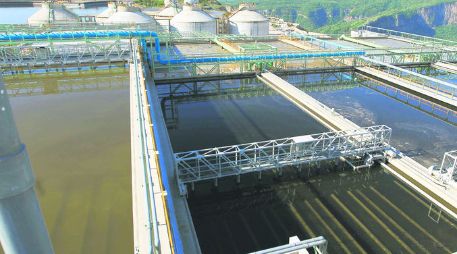 La planta de Agua Prieta permitirá que más de seis mil litros de agua por segundo sean tratados antes de ser vertidos al Río Santiago.  /