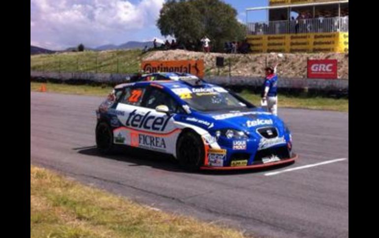 Pérez seguirá trabajando para poder obtener el título de la categoría. Tomada de @Telcel_Racing. ESPECIAL /