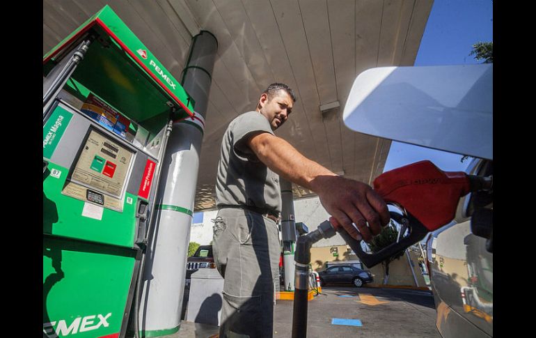 La gasolina de bajo octanaje, entre los productos que más contribuyen a este incremento de precios en julio. ARCHIVO /