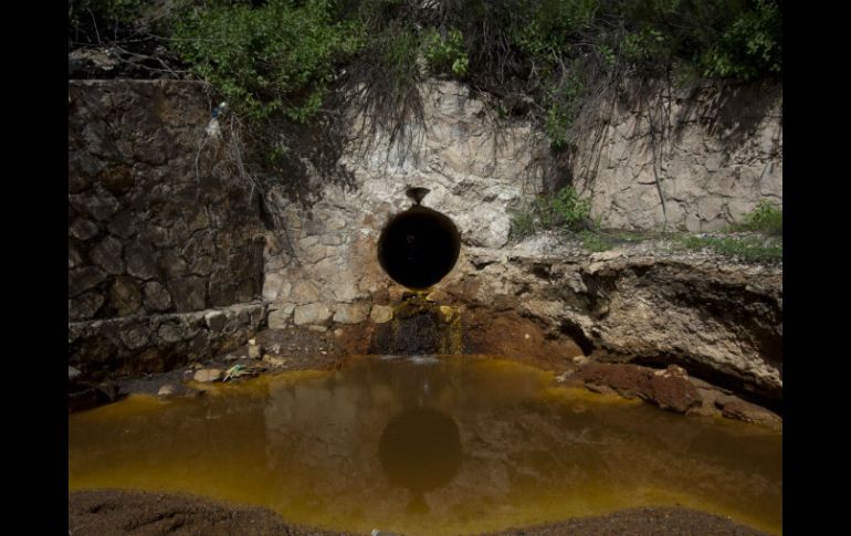 El derrame de ocurre luego de que se desbordó un represo de la mina Buenavista de Cobre, del Grupo México. AFP /