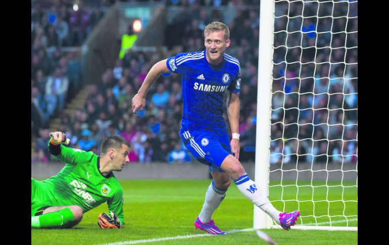 El atacante André Schurrle, campeón del mundo con Alemania en Brasil 2014, puso el segundo gol del Chelsea para remontar. AP /