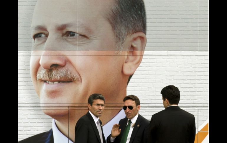 Se dice que los operativos son para callar la corruopción asociados con Erdogan. ARCHIVO /