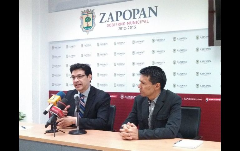 El director regional de ONU-Hábitat, Elkin Velázquez (i) y el director de Proyectos Estratégicos de Zapopan, Alfredo Hidalgo.  /