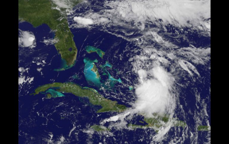 Se prevé que el centro de la tormenta dé un giro al noreste y se mantenga alejada de la costa de Estados Unidos. AFP /
