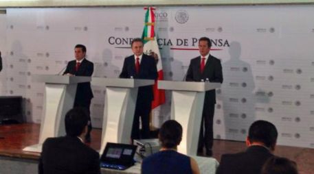 Pedro Joaquín Coldwell anuncia los decretos presidenciales sobre la creación del Cenace y del Cenegas. Foto: ‏@SENER_mx. ESPECIAL /