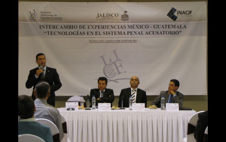 Durante la conferencia de Intercambio de Experiencias organizado por el IJCF y el INACIF. ESPECIAL /