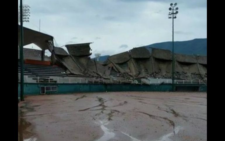El parque de beisbol se ubica en la unidad deportiva Adolfo Ruiz Cortines. Foto @juL10_Corre_UAT. ESPECIAL /